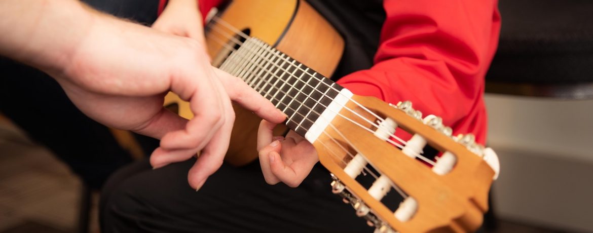 Guitar Guitar Lessons – Lessons for beginners or advanced children. – Private lesson, one-to-one teaching – 30 min = 20 € Please contact Mr. Kai Richartz to schedule your guitar lesson: Schedule Lesson Here